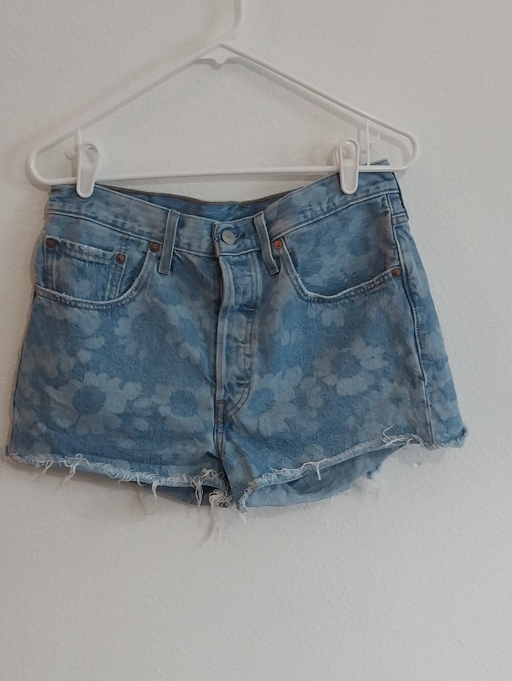 Daisy Print High-Waist Denim Shorts - Light Blue